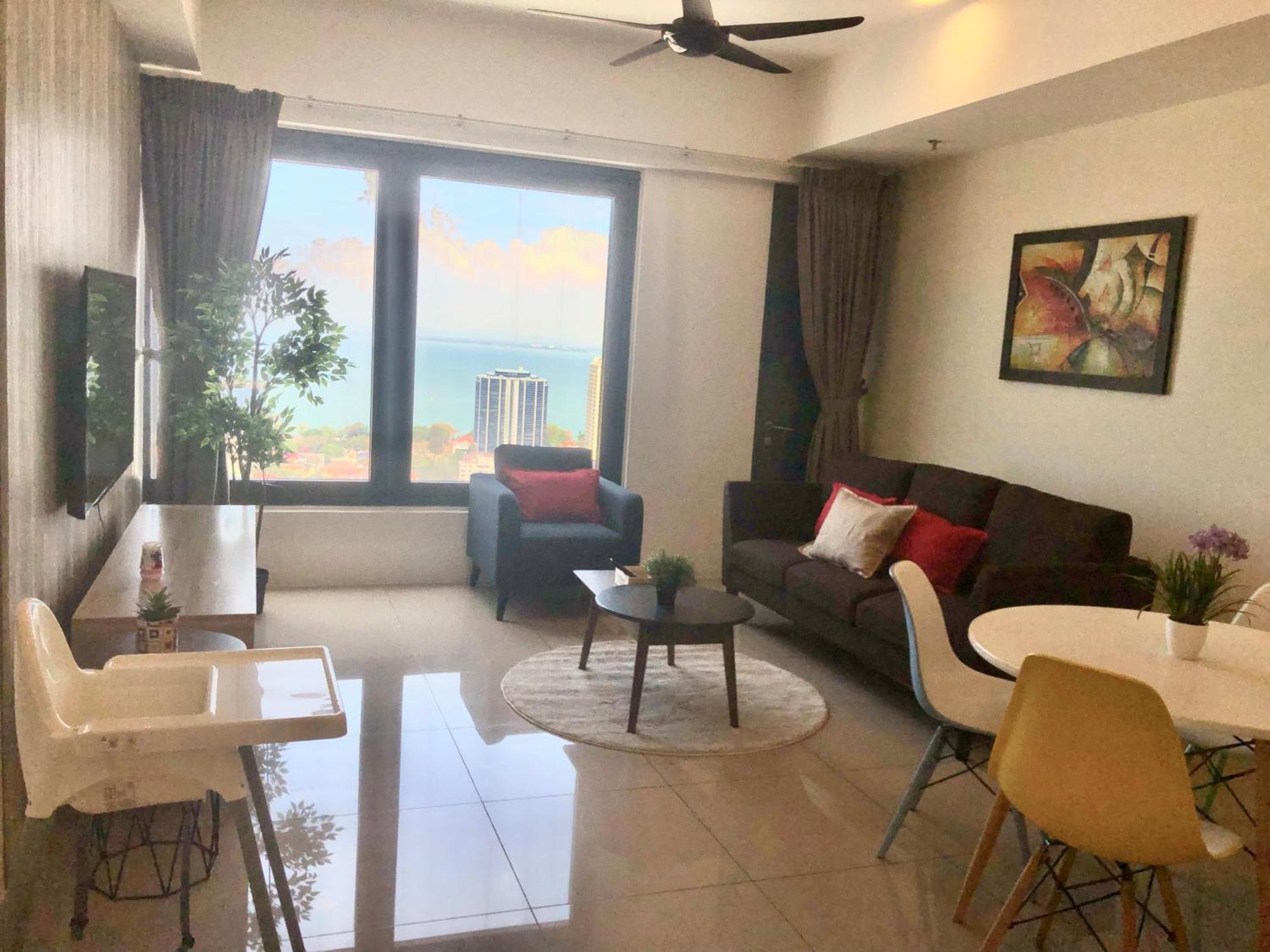 Tropicana 218 Macalister Netflix Unit By Blue Sky Holidays George Town Exterior photo