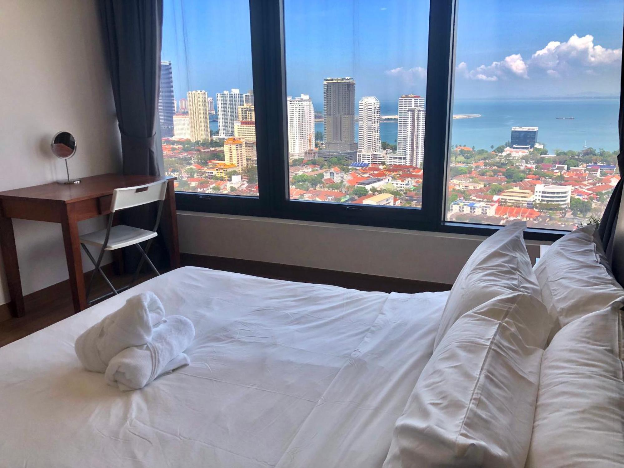Tropicana 218 Macalister Netflix Unit By Blue Sky Holidays George Town Exterior photo